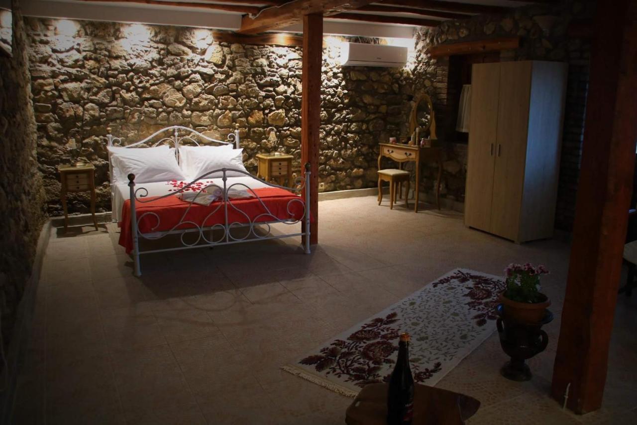 The Stone Suite Moraitika Exterior foto