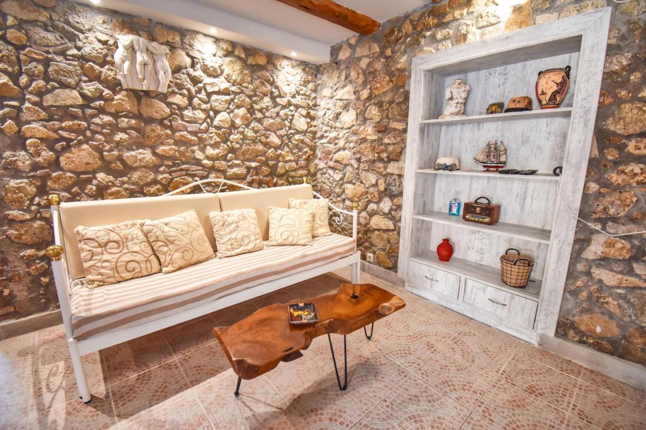 The Stone Suite Moraitika Exterior foto