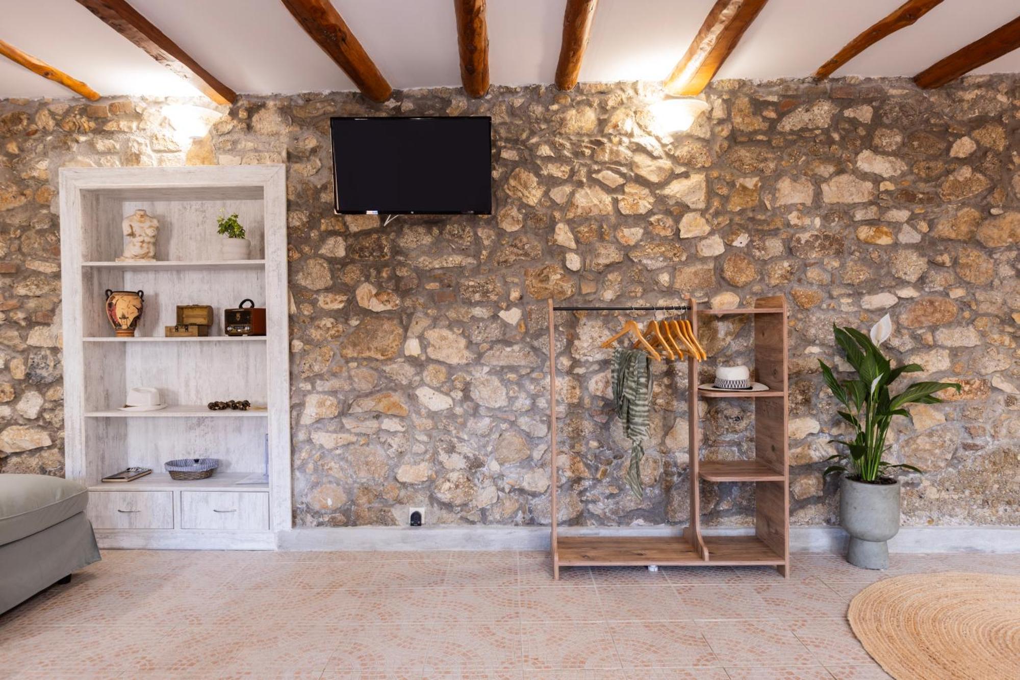 The Stone Suite Moraitika Exterior foto