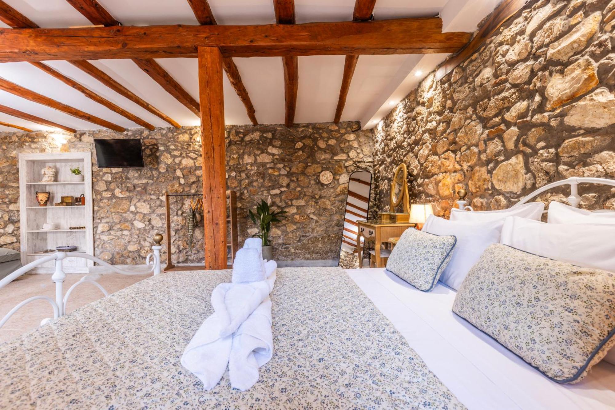 The Stone Suite Moraitika Exterior foto